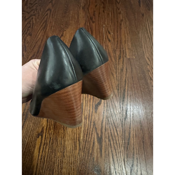 Women's Tory Burch Black Leather Wedge Heel Shoes Size 5 M - Picture 6 of 9